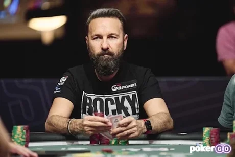 Negreanu's Worst Year: Social Media Review