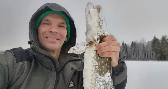 Spend Holidays like a Foreign Poker Player: Ice Fishing, Upstreaks, and Seaside Picnics